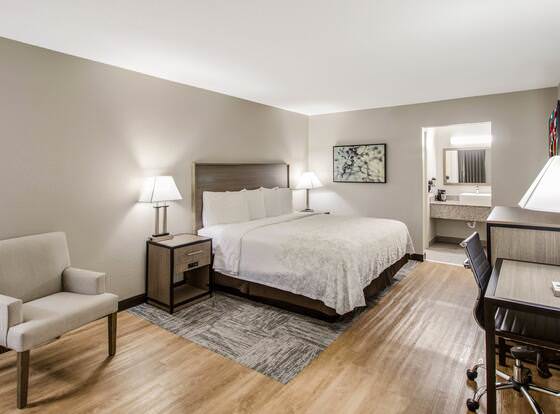 Red Roof Inn PLUS+ Dallas - Addison allows check-in for 18 year-old guests