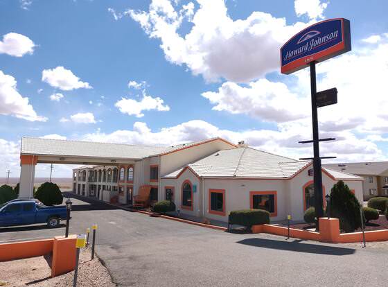 Howard Johnson by Wyndham Holbrook allows check-in for 18 year-old guests