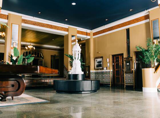 Hotel Leo allows check-in for 18 year-old guests