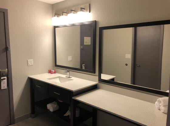 Baymont by Wyndham Moses Lake allows check-in for 18 year-old guests