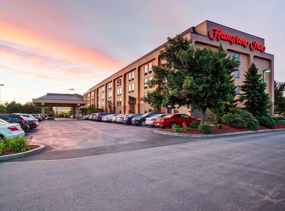 Hampton Inn Scranton at Montage Mountain allows check-in for 18 year-old guests