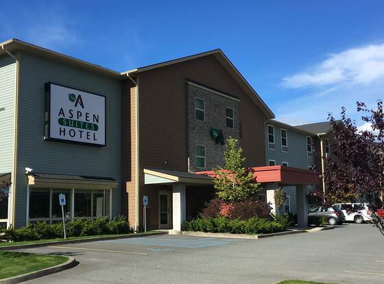 Aspen Suites Hotel Juneau allows check-in for 18 year-old guests