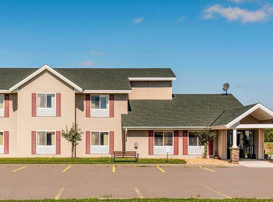 Econo Lodge allows check-in for 18 year-old guests