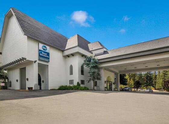 Best Western Big Bear Chateau allows check-in for 18 year-old guests