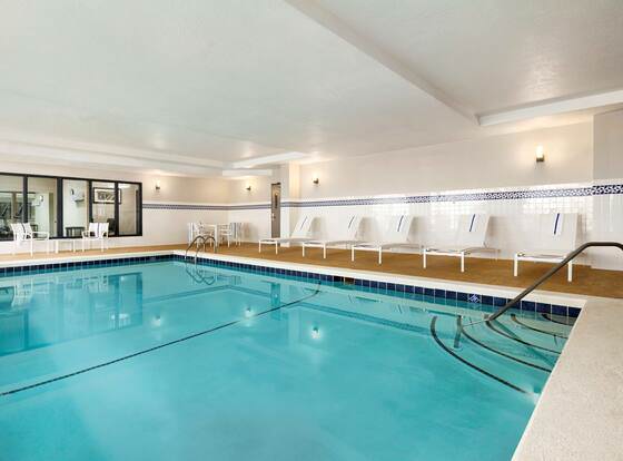 Country Inn & Suites by Radisson, Dalton, GA allows check-in for 18 year-old guests