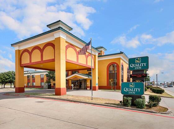 Quality Inn Childress allows check-in for 18 year-old guests