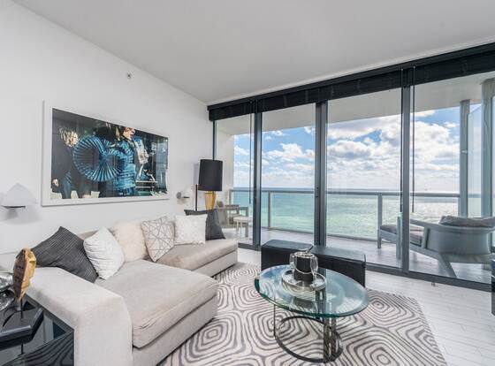 Lrmb - W South Beach #20 North Ocean & Pool View allows check-in for 18 year-old guests