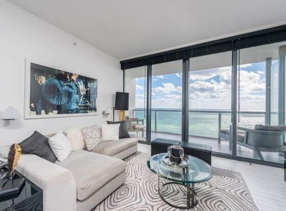 Lrmb - W South Beach #22 Northeast Full Oceanfront & Pool View allows check-in for 18 year-old guests