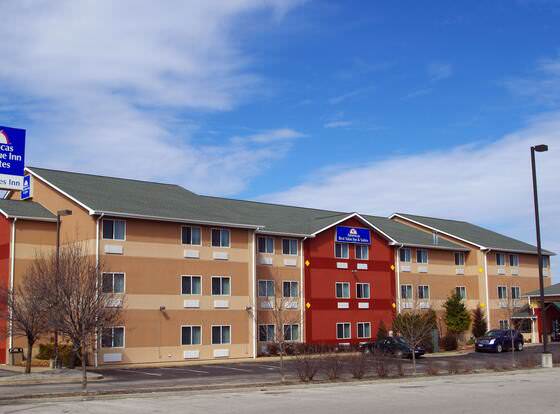 Americas Best Value Inn & Suites St. Louis, St. Charles Inn allows check-in for 18 year-old guests