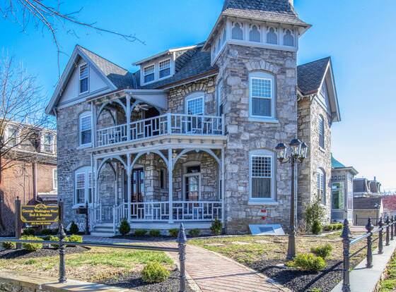George Washington Wood Bed & Breakfast allows check-in for 18 year-old guests