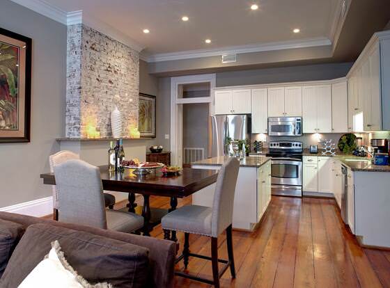 Newly Renovated Parkside Apt allows check-in for 18 year-old guests