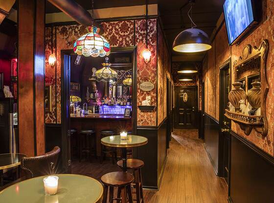 The Rosemary Silverlake allows check-in for 18 year-old guests