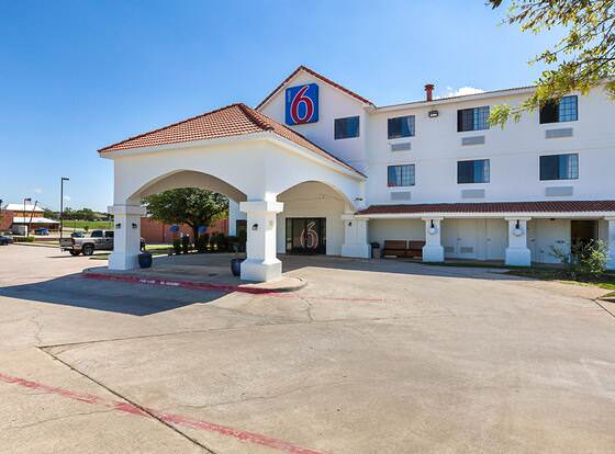 Motel 6 Bedford, TX - Fort Worth allows check-in for 18 year-old guests