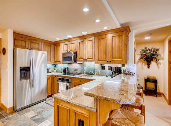 1-villa Cortina 220 allows check-in for 18 year-old guests