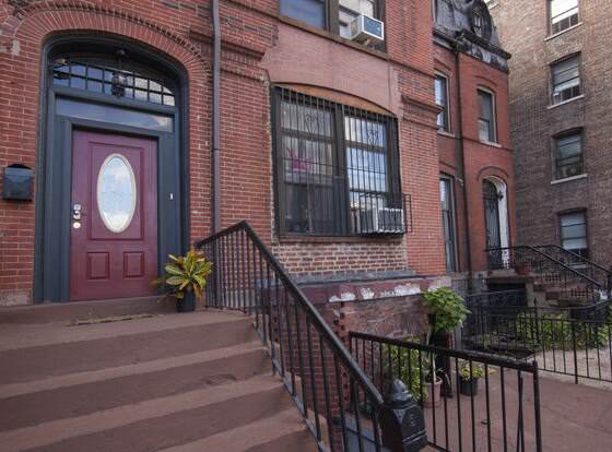 Saint Nicholas Inn allows check-in for 18 year-old guests