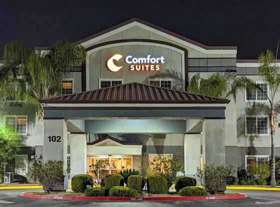 Comfort Suites Fresno River Park allows check-in for 18 year-old guests