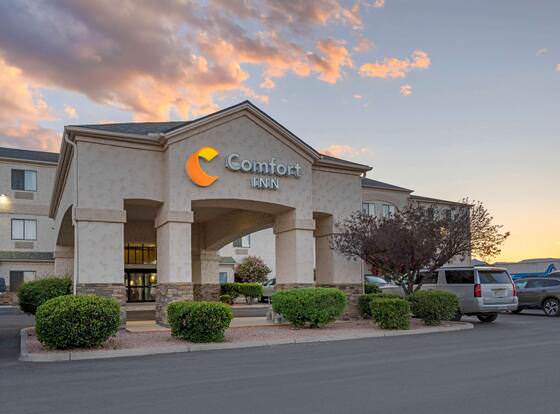 Comfort Inn Camp Verde I-17 allows check-in for 18 year-old guests