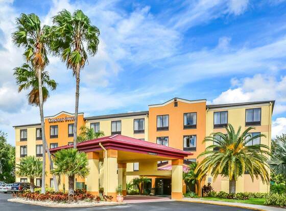 Comfort Suites Tampa - Brandon allows check-in for 18 year-old guests