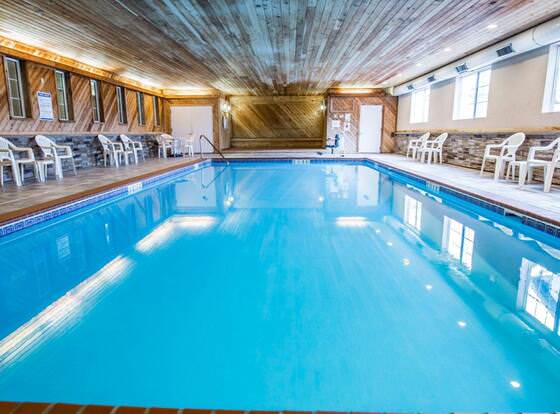 Comfort Inn & Suites Riverview near Davenport and I-80 allows check-in for 18 year-old guests