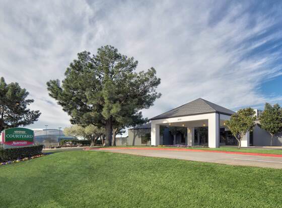 Courtyard by Marriott Dallas Arlington/Entertainment Dist allows check-in for 18 year-old guests