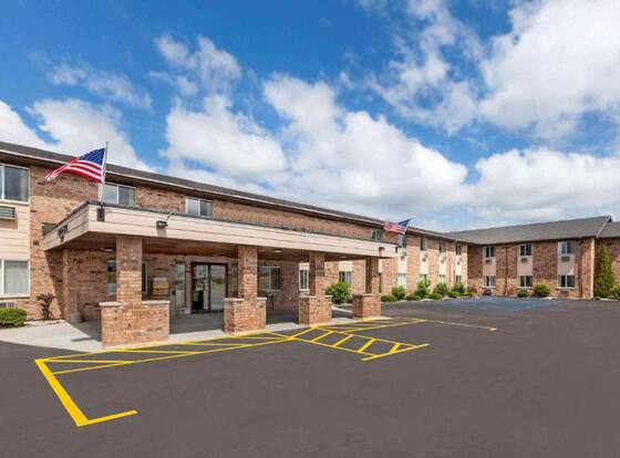 Baymont by Wyndham Manistee allows check-in for 18 year-old guests