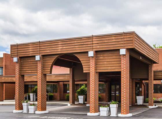 Quality Inn & Suites allows check-in for 18 year-old guests