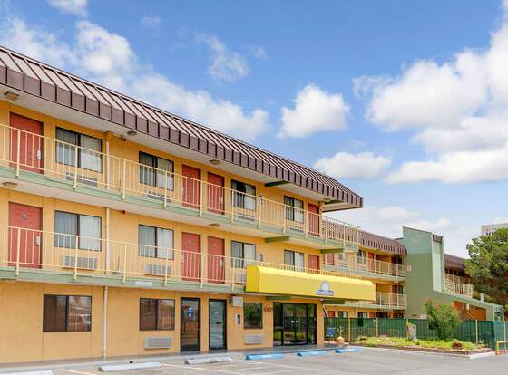 Days Inn by Wyndham El Paso Airport East allows check-in for 18 year-old guests