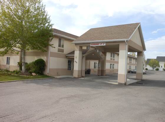 Economy Inn allows check-in for 18 year-old guests