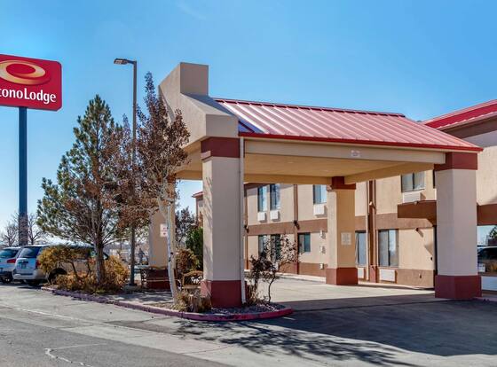 Econo Lodge Pueblo allows check-in for 18 year-old guests