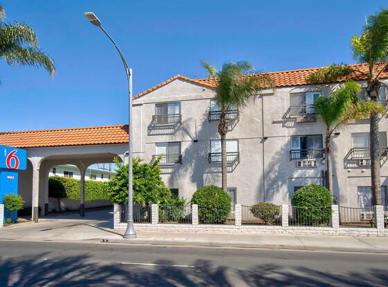 Motel 6 Inglewood, CA allows check-in for 18 year-old guests