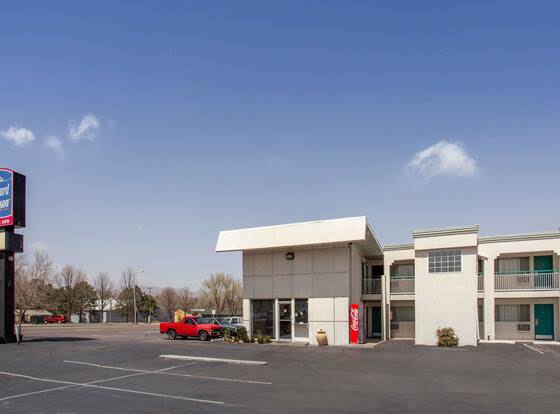 Howard Johnson by Wyndham Colorado Springs allows check-in for 18 year-old guests