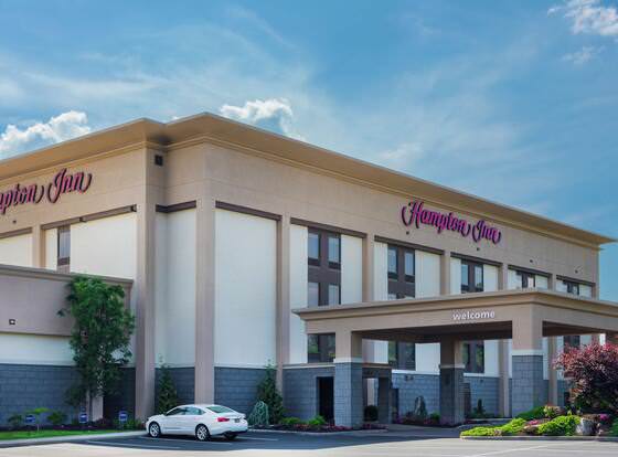 Hampton Inn Bedford allows check-in for 18 year-old guests