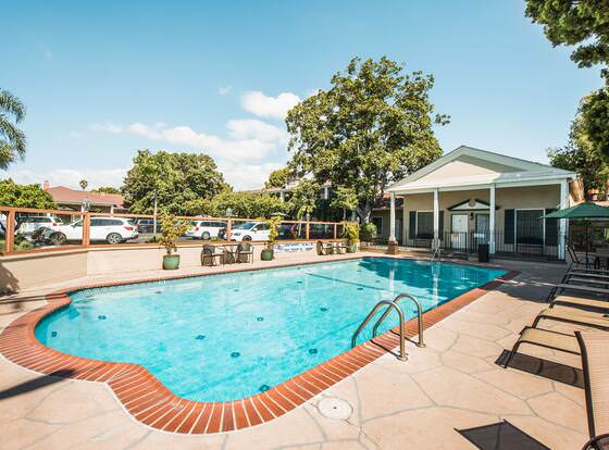 Lavender Inn by the Sea allows check-in for 18 year-old guests