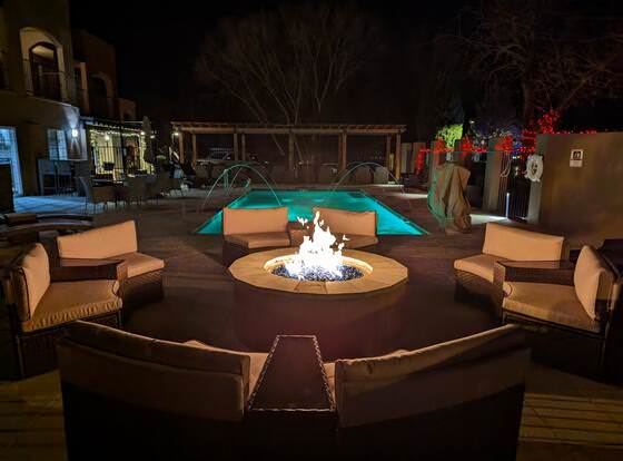 Arroyo Pinion Hotel, Ascend Hotel Collection allows check-in for 18 year-old guests