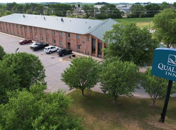 Quality Inn allows check-in for 18 year-old guests