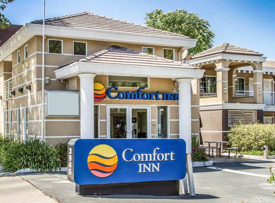 Comfort Inn Palo Alto allows check-in for 18 year-old guests