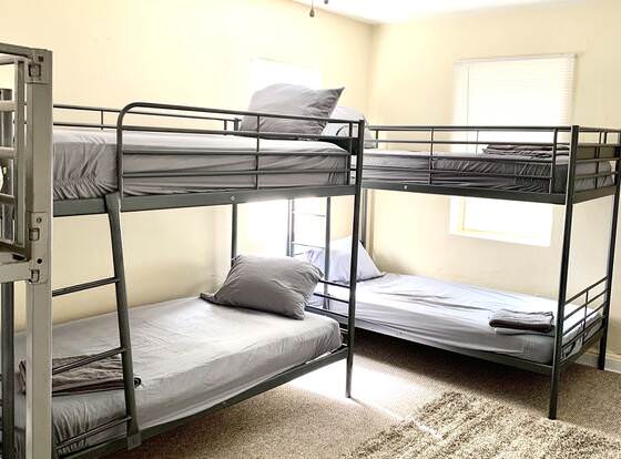 Hostel Brazilian - Calle Ocho allows check-in for 18 year-old guests