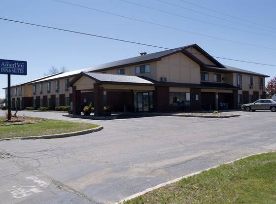 AmeriVu Inn & Suites allows check-in for 18 year-old guests