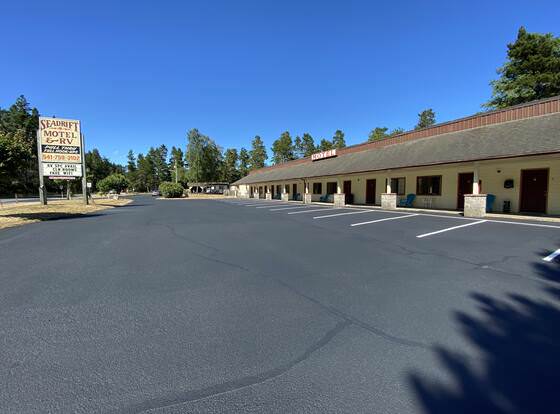 Seadrift Motel & RV Park allows check-in for 18 year-old guests