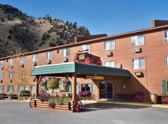 Super 8 by Wyndham Jackson Hole allows check-in for 18 year-old guests