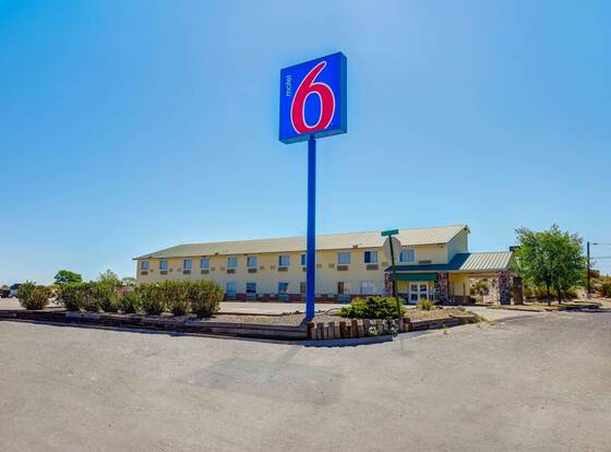 Motel 6 Truth Or Consequences, NM allows check-in for 18 year-old guests