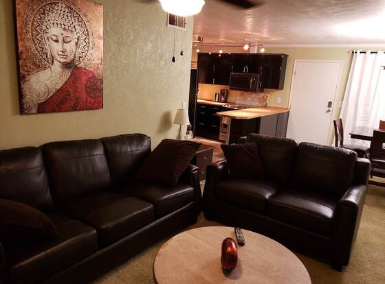 Borrego Springs  Embassy allows check-in for 18 year-old guests