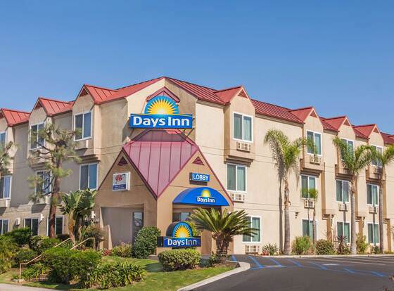 Days Inn by Wyndham Carlsbad allows check-in for 18 year-old guests
