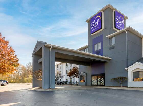 Sleep Inn Henderson-Evansville South allows check-in for 18 year-old guests