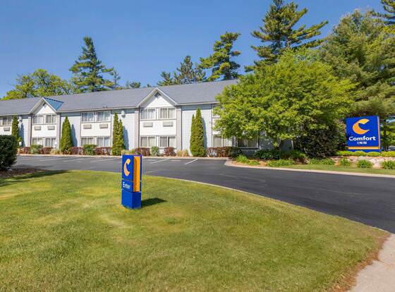Comfort Inn Traverse City allows check-in for 18 year-old guests