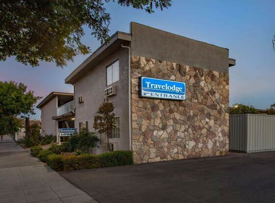 Travelodge by Wyndham Fresno Yosemite Area allows check-in for 18 year-old guests