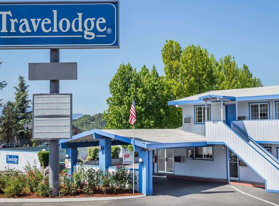 Travelodge by Wyndham Grants Pass allows check-in for 18 year-old guests