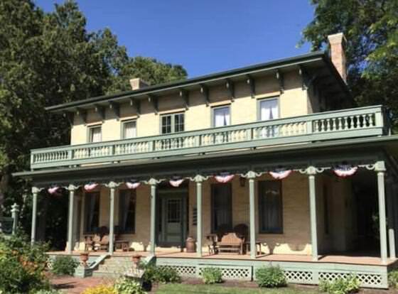 Iron Amethyst Inn allows check-in for 18 year-old guests