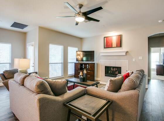 Beautifully furnished 3 bedroom Frisco allows check-in for 18 year-old guests