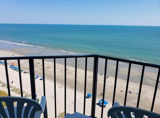 The Palace 1004 allows check-in for 18 year-old guests